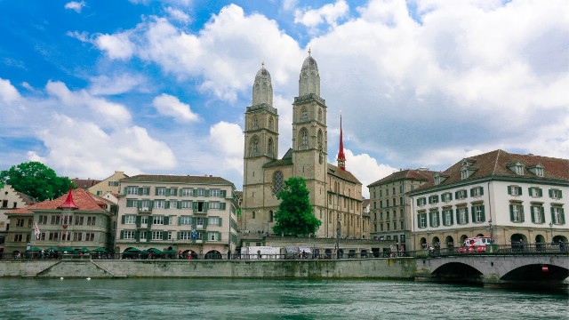 Tipping in Switzerland
