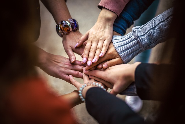 The Unseen Influence of Friendships' Image